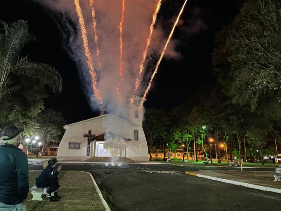 Foto 4 de 18 — Cidade da região faz primeira queima de fogos silenciosa da sua história